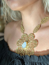 Load image into Gallery viewer, Bloom Druzy Flower Necklace