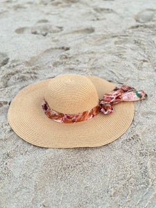 White ‘Feel the Heat’ Scarf Sun Hat
