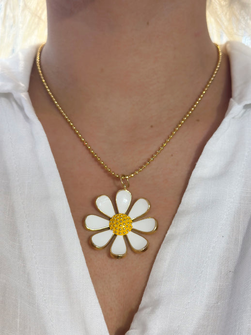 Spring Daisy Pendant Necklace